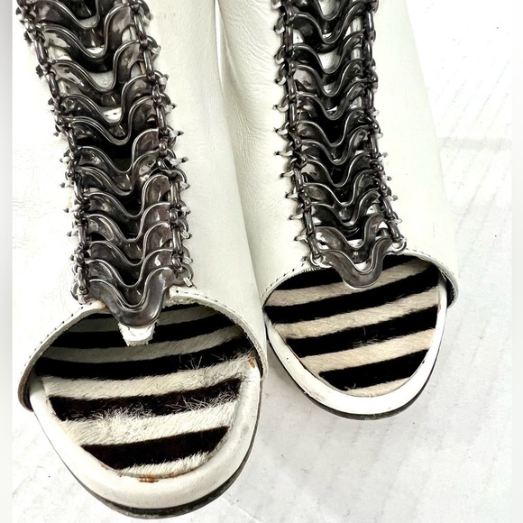 Manolo Blahnik Leather Booties - Picture 5 of 15